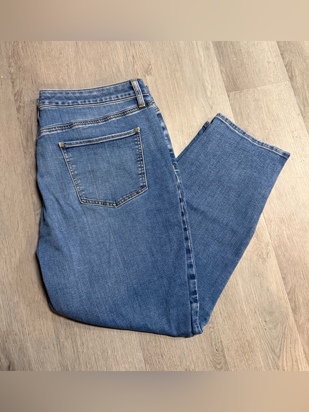 •TALBOTS• CURVY SLIM ANKLE JEANS - Picture 2 of 5